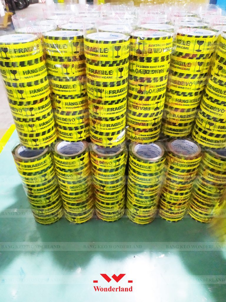 BĂNG KEO IN CHỮ CẢNH BÁO HÀNG DỄ VỠ TẠI WONDERLAND LUÔN ĐƯỢC TÍNH GIÁ ƯU ĐÃI NHẤT CHO KHÁCH HÀNG