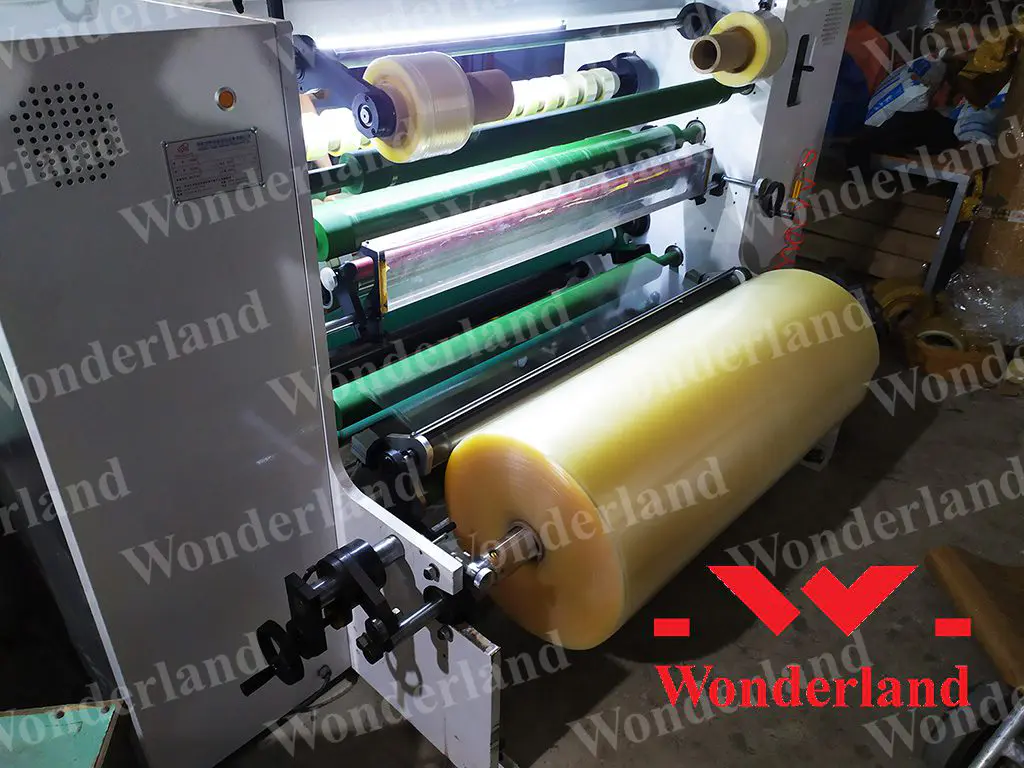 Máy phân cuộn băng keo hiện đại tại Wonderland