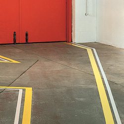 băng keo dán nền dùng để phân luồng