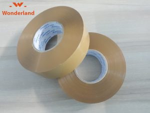 NÊN SỬ DỤNG BĂNG KEO TRONG HAY BĂNG KEO ĐỤC ĐỂ DÁN THÙNG?