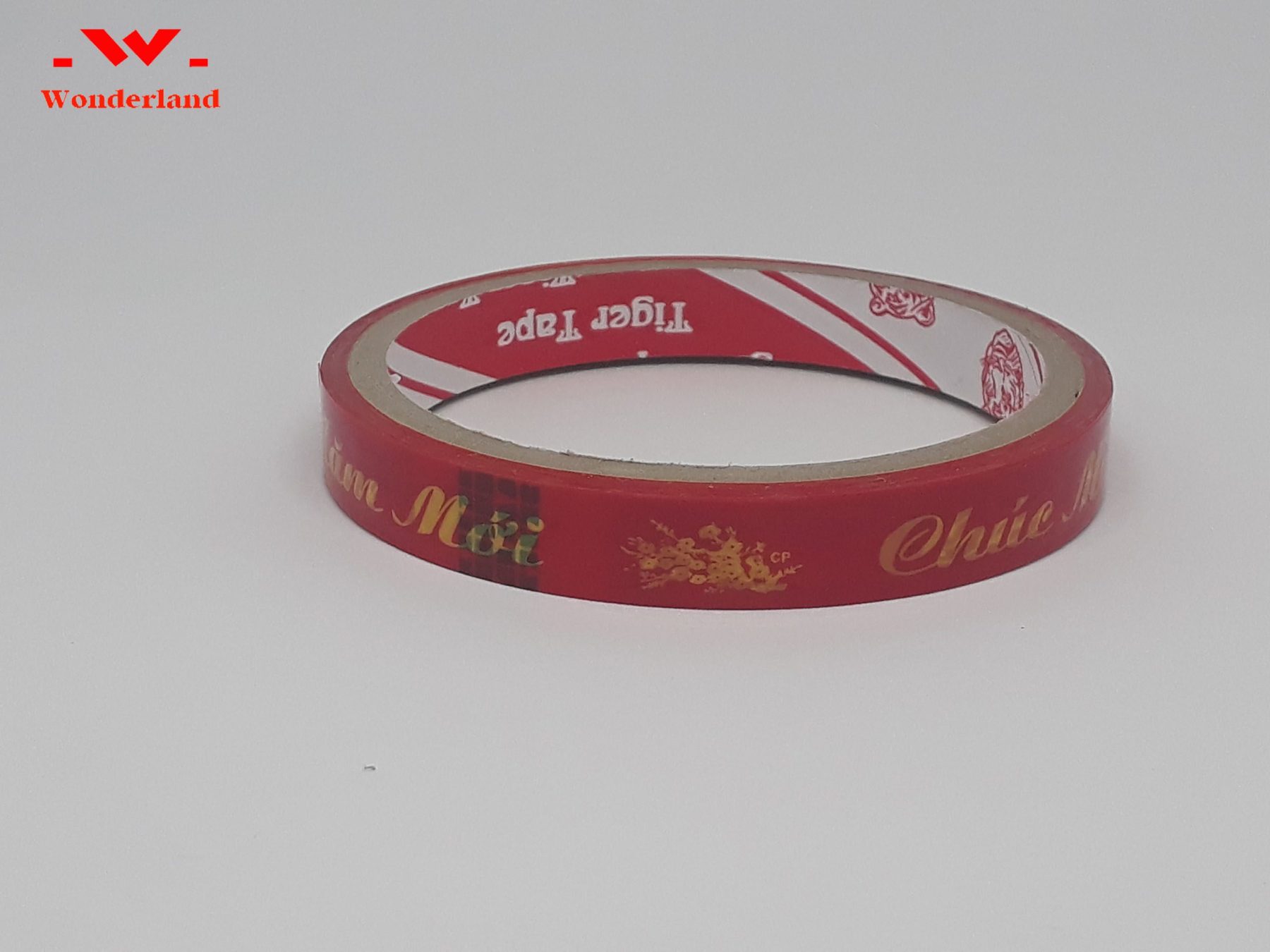 Băng keo in chữ Chúc Mừng Năm Mới cho những sản phẩm Tết