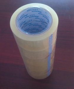 Băng keo trong dán thùng dành cho doanh nghiệp.