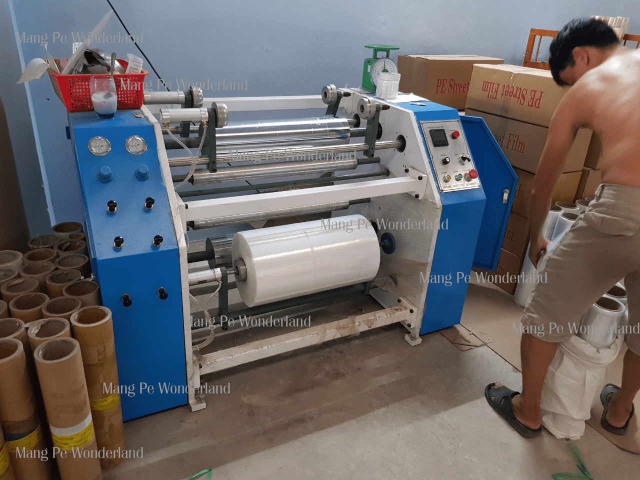 Sản phẩm máy phân cuộn màng Pe